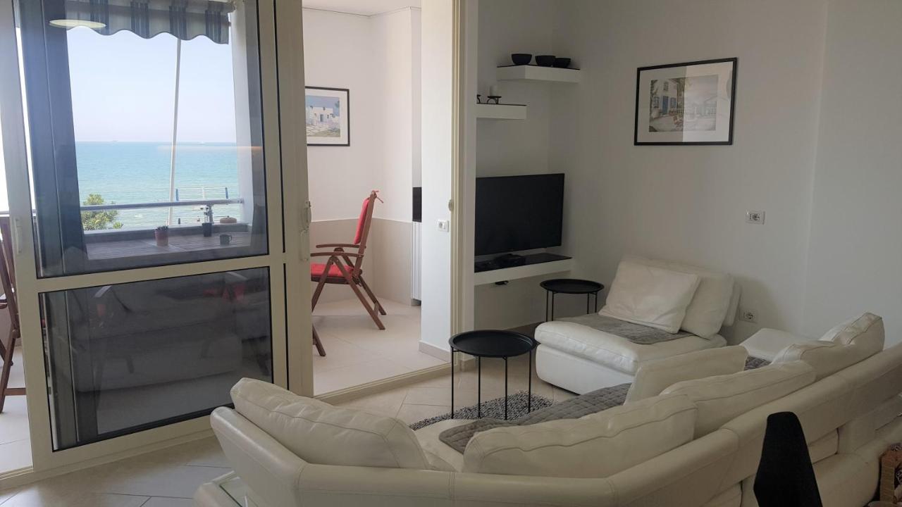 M&I Beach Apartment With Sea View Durres Exterior photo