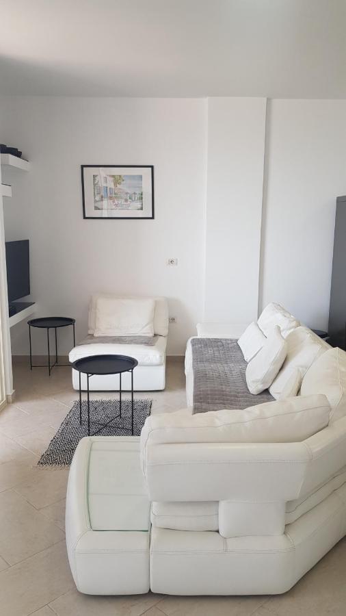 M&I Beach Apartment With Sea View Durres Exterior photo
